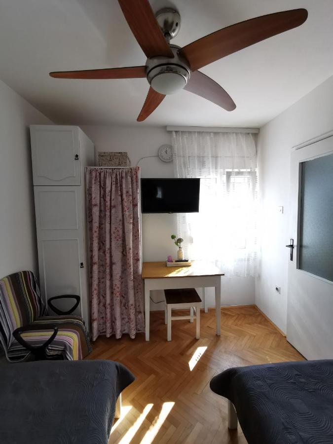 Authentic In Stone House At The Location Appartement